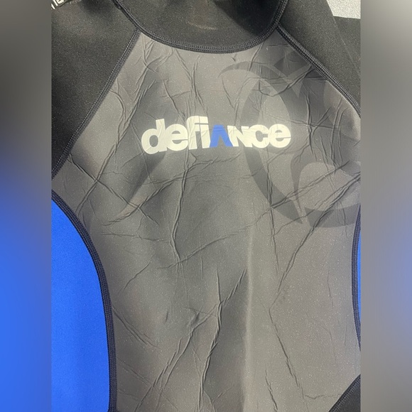 Defiance Neoprene Black & Blue Shorty Style Wetsuit Men’s EUC - Picture 8 of 14